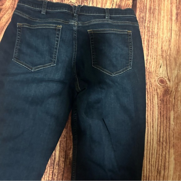 Women’s Duluth Trading Co. Straight Jeans Medium Wash Size 12 x 33 - Picture 6 of 6